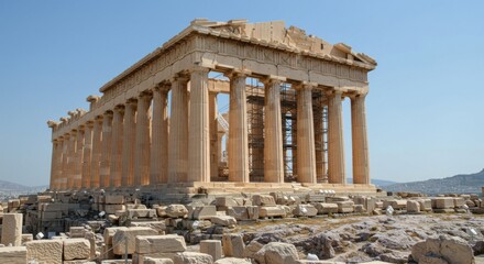 Obraz premium The iconic parthenon temple stands on the acropolis of athens, bathed in sunlight under a clear blue sky.
