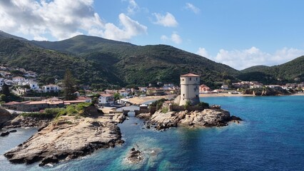 Isola del Giglio, Toscana, Italia, 
La torre sulla spiaggia di Campese