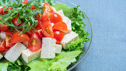 レタスとミニトマトの冷奴風サラダ