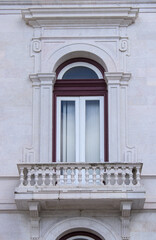 Janelas de Lisboa em prédios antigos e históricos