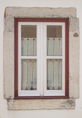 Janelas de Lisboa em prédios antigos e históricos