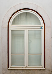 Janelas de Lisboa em prédios antigos e históricos