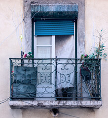 Janelas de Lisboa em prédios antigos e históricos
