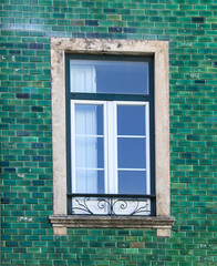 Janelas de Lisboa em prédios antigos e históricos