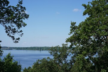 Aussichtspunkt am Havelh&ouml;henweg in Berlin im Fr&uuml;hling