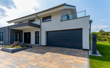 Einfamilienhaus mit modernem Hauseingang