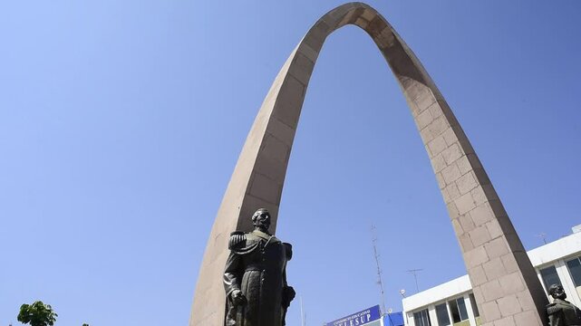 the Monument to the Heroes, popularly known as "Parabolic Arch", is a monument located on the Civic Walk of the city of Tacna,peru