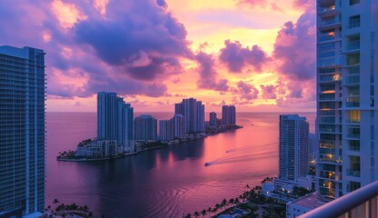 Fototapeta premium Majestic Sunset over Miami Skyline