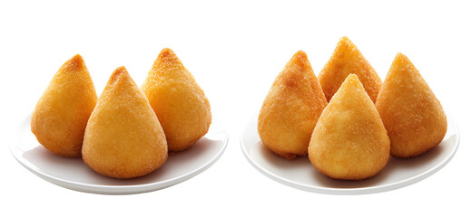 Coxinhas de frango em prato branco, lanche tradicional brasileiro isolado em fundo transparente	
