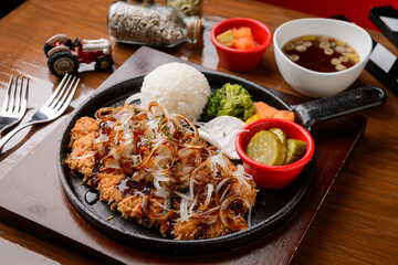 Tonkatsu set meal
