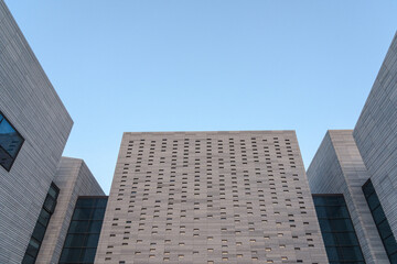 Stunning Modern Architecture with Clear Sky - A Visual Perspective of Structure and Design