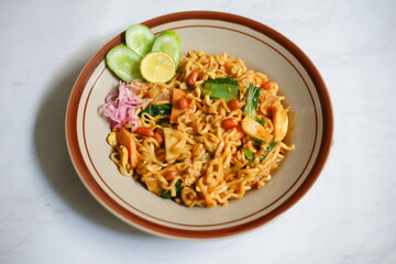 Fried noodles with vegetables