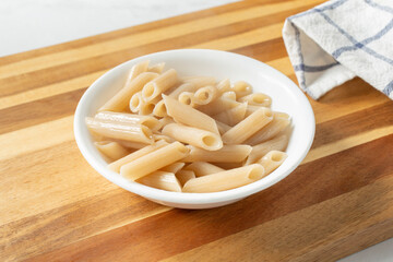 A view of a bowl of gluten-free penne pasta.