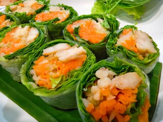 Fresh Vietnamese Spring Rolls with Vegetables