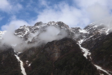 Darjeeling and Sikkim, nestled in the eastern Himalayas, offer breathtaking mountain landscapes, serene monasteries, and lush tea gardens. 