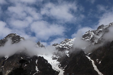 Darjeeling and Sikkim, nestled in the eastern Himalayas, offer breathtaking mountain landscapes, serene monasteries, and lush tea gardens. 