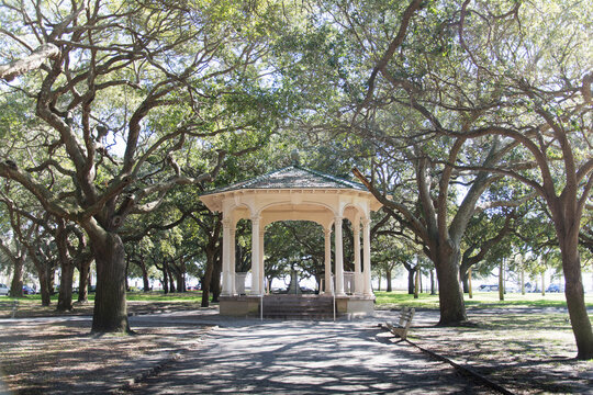Gazebo and trees in White Point Gardens