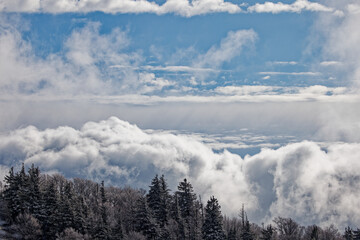 Brume dans les vallées Vosgiennes