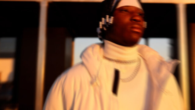 Zoom Shake Effect 02