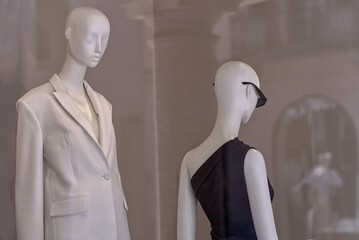 Shop window dolls in a shop in Italy.