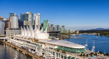 Obraz premium Aerial View of Downtown Vancouver, BC, Canada Waterfront and Skyline