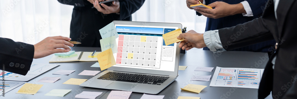Aufkleber calendar on computer software application for brisk schedule planning for personal organizer and onl
