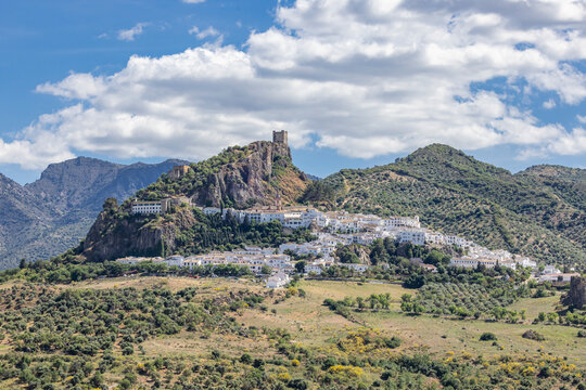 Cadiz, Andalusia, Spain. The Spanish village of Zahara de la Sierra.