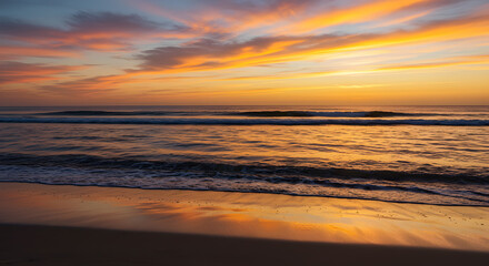 Obraz premium Ocean wave at sunrise
