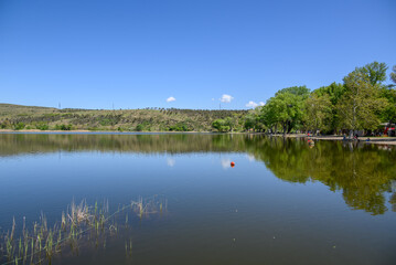 Obraz premium Lisi lake, small lake and popular recreation areas in the vicinity of Tbilisi, capital of Georgia