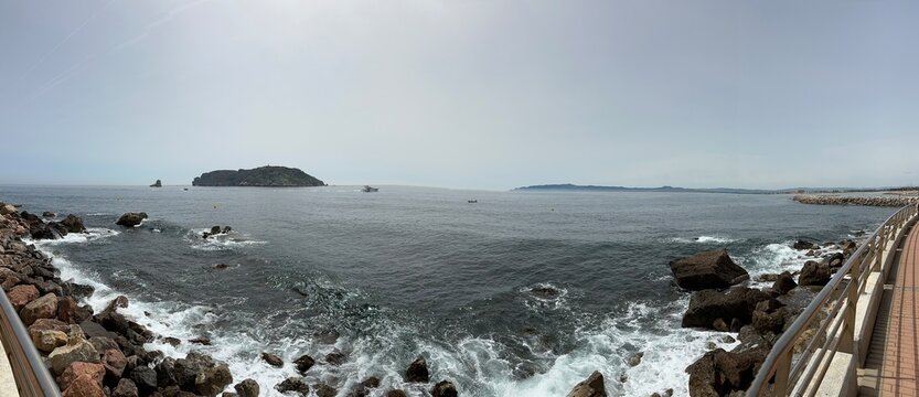 &iuml;les Medes face &agrave; l'Estartit