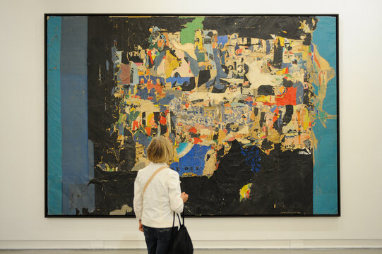 Oeuvre de Jacques Villegl&eacute; expos&eacute;e au Mamac, mus&eacute;e d'art moderne et contemporain &agrave; Nice