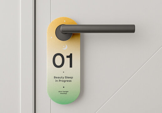 Door Hanger Mockup &ndash; Realistic PSD Template Featuring Hanging Tag on Handle for Hotel Room Branding, Sleep Notice Presentation, or Do Not Disturb Door Sign Design