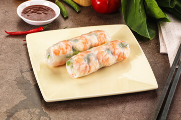 Vietnamese spring roll with prawn