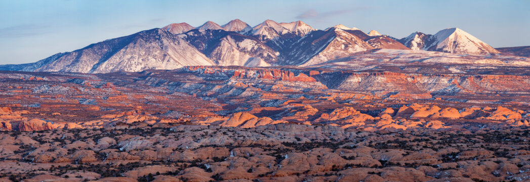 USA, Utah, Moab. Arches National Park, Panoramic view of La Sal Mountains at sunset in winter