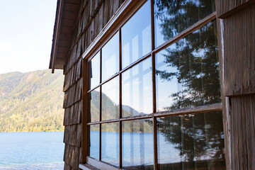 Roosevelt Cabins, Lake Crescent Lodge, Olympic National Park, Port Angeles, Washington State, USA.