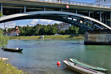Blick durch die Wettsteinbrücke in Basel nach Sankt Alban
