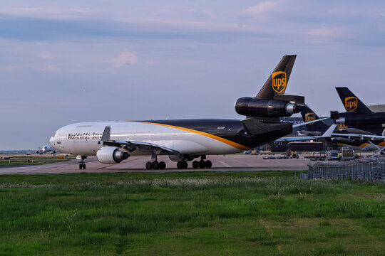 DFW Airport 9-16-2020 Grapevine TX USA..

United Parcel Services McDonnell Douglas MD-11F N254UP sunrise departure from DFW International Airport