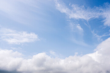 5月の山から見た青空と雲45
