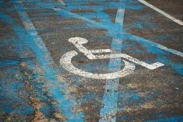 Miejsce parkingowe dla niepełnosprawnych,znak drogowy 