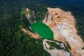 reveals the intricate network of roads and the quarry's