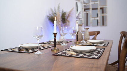 zigzag modern placemat and runners on the dining table