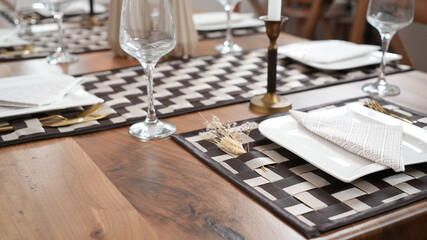 zigzag modern placemat and runners on the dining table