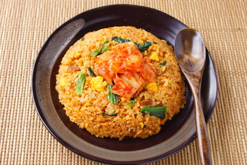 キムチとビビンバ炒飯