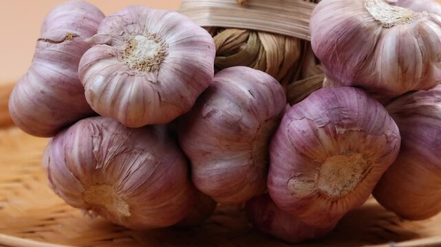 Dried garlic 