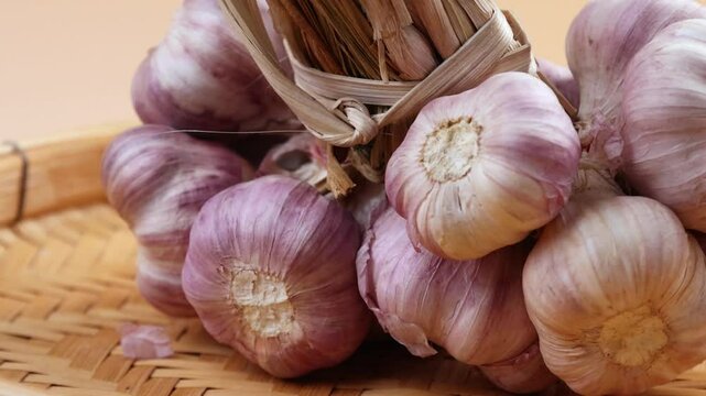 Dried garlic 
