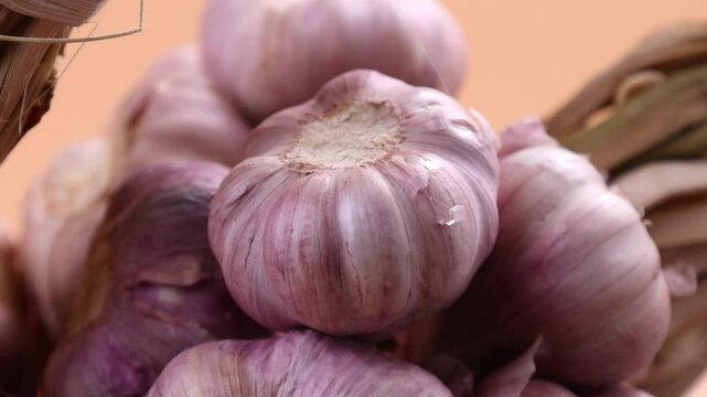 Dried garlic 