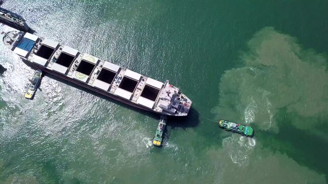 Tug boat Harbor pilot boat