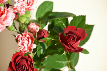 薔薇とカーネーション