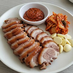 족발, 한국음식, 먹을것, 고기, 식사, 번호판, 식당, 물고기, 조개류, 닭, 튀김, 요리, 돼지고기, 미식가, 맛있는, 새우, 레스토랑, 소스, 로스트, 점심, 바비큐, 샐러드, 백, 토마토