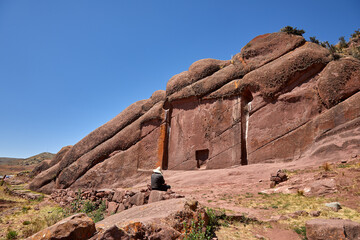 Aramu Muru, also known as the "Gate of the Gods," is a mysterious archaeological site located near the city of Puno in southeastern Peru.